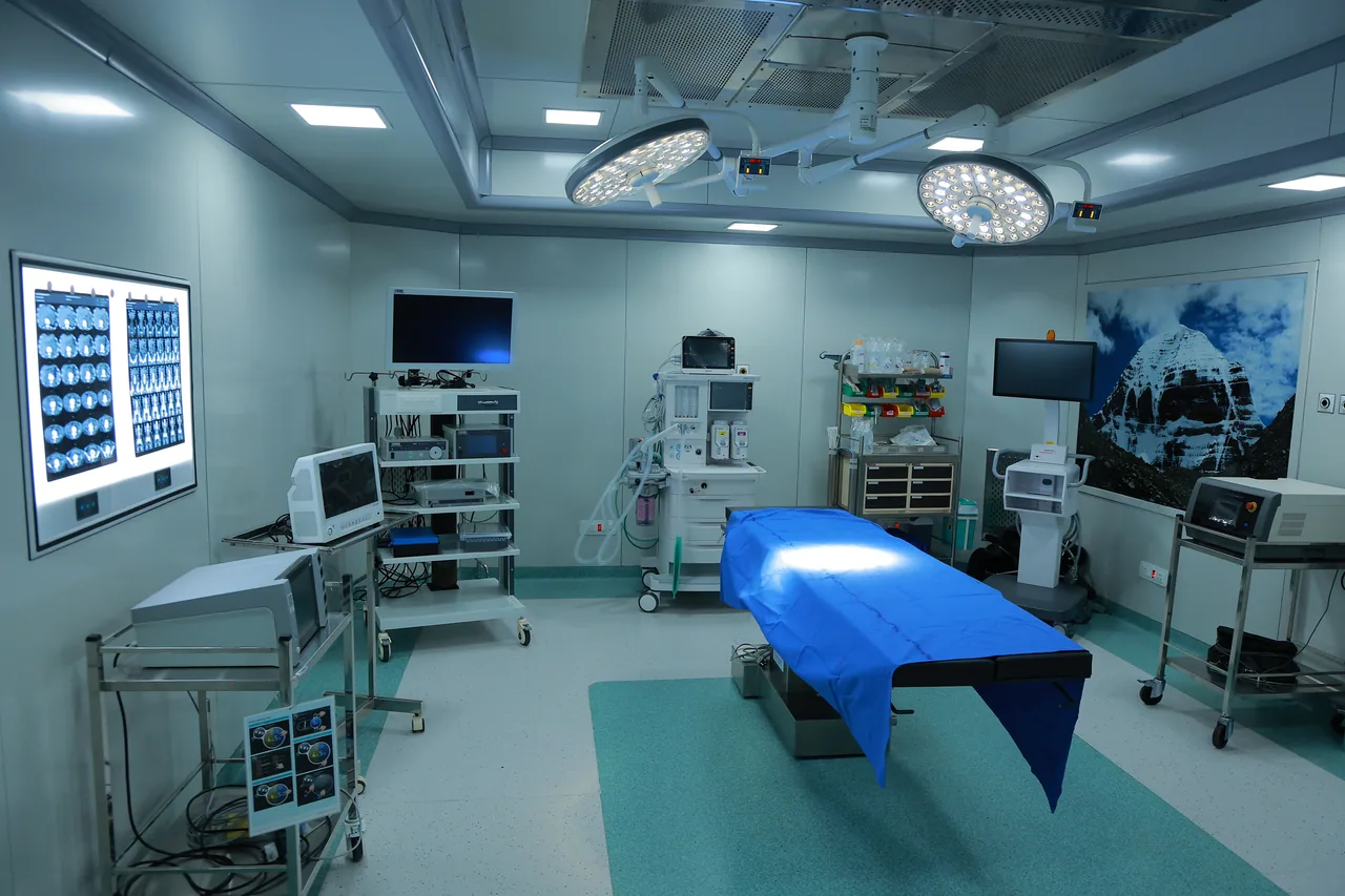Surgical table and anesthesia machine inside Tara Hospital operation theatre